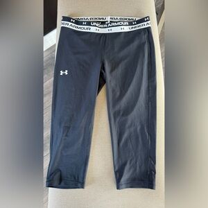 Under Armour 3/4 Black and White Athletic Leggings